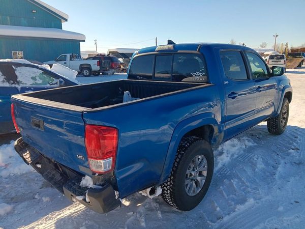 2017 TOYOTA TACOMA