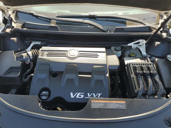 2014 CADILLAC SRX Luxury — Engine bay