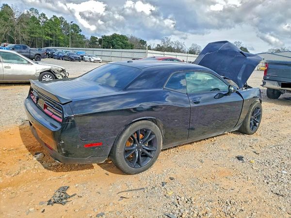 2016 DODGE CHALLENGER SXT Plus