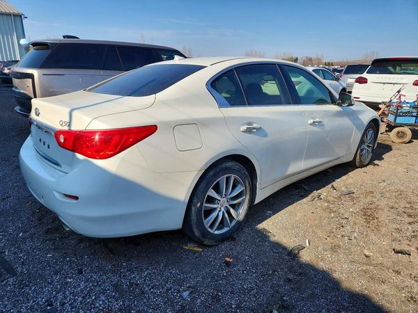 2016 INFINITI Q50