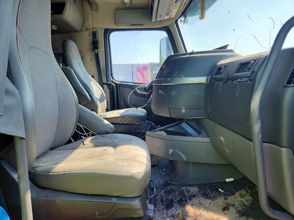 2019 VOLVO VNL