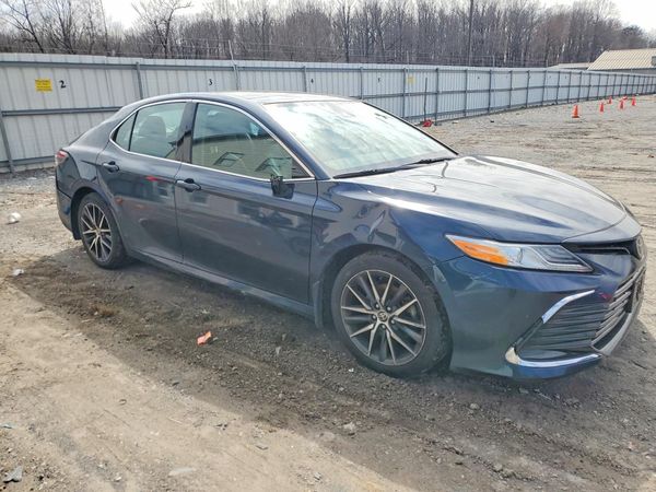 2021 TOYOTA CAMRY XLE