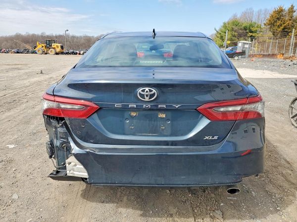2021 TOYOTA CAMRY XLE