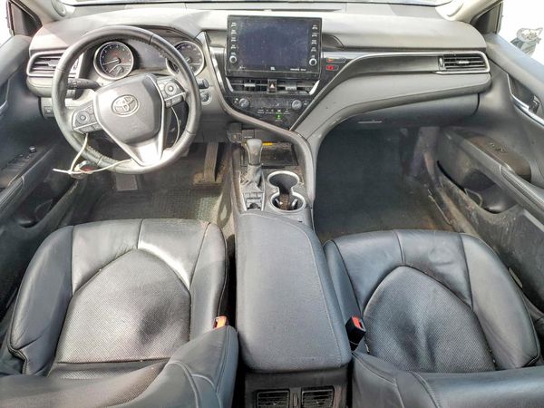 2021 TOYOTA CAMRY XLE