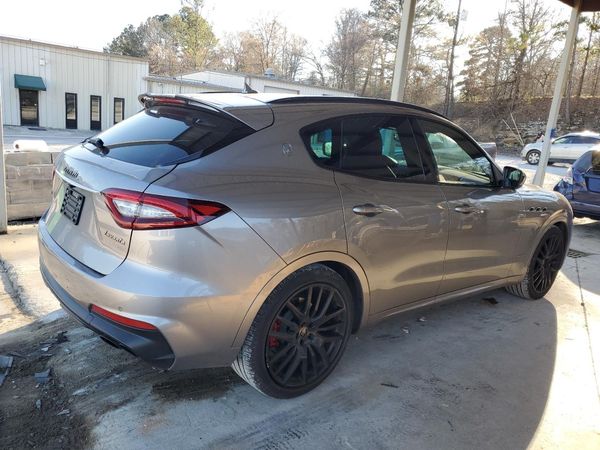 2019 MASERATI LEVANTE Sport