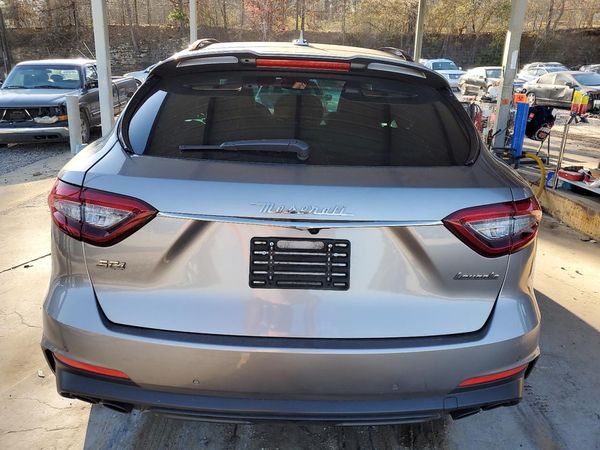 2019 MASERATI LEVANTE Sport