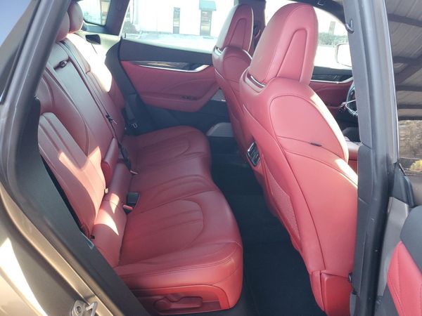 2019 MASERATI LEVANTE Sport