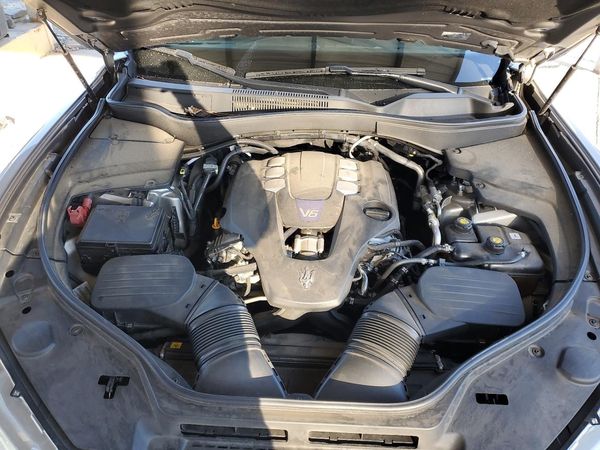2019 MASERATI LEVANTE Sport