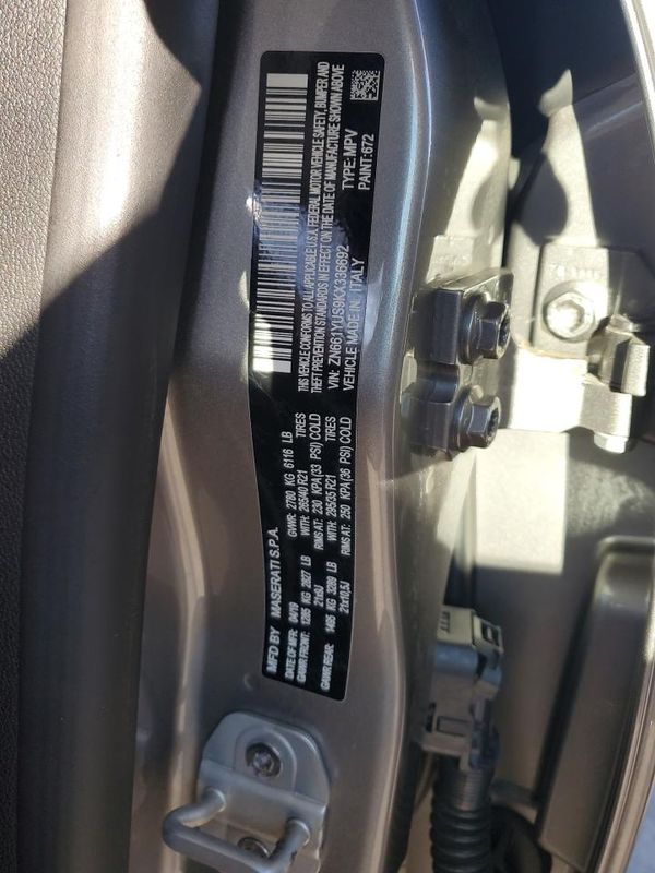 2019 MASERATI LEVANTE Sport
