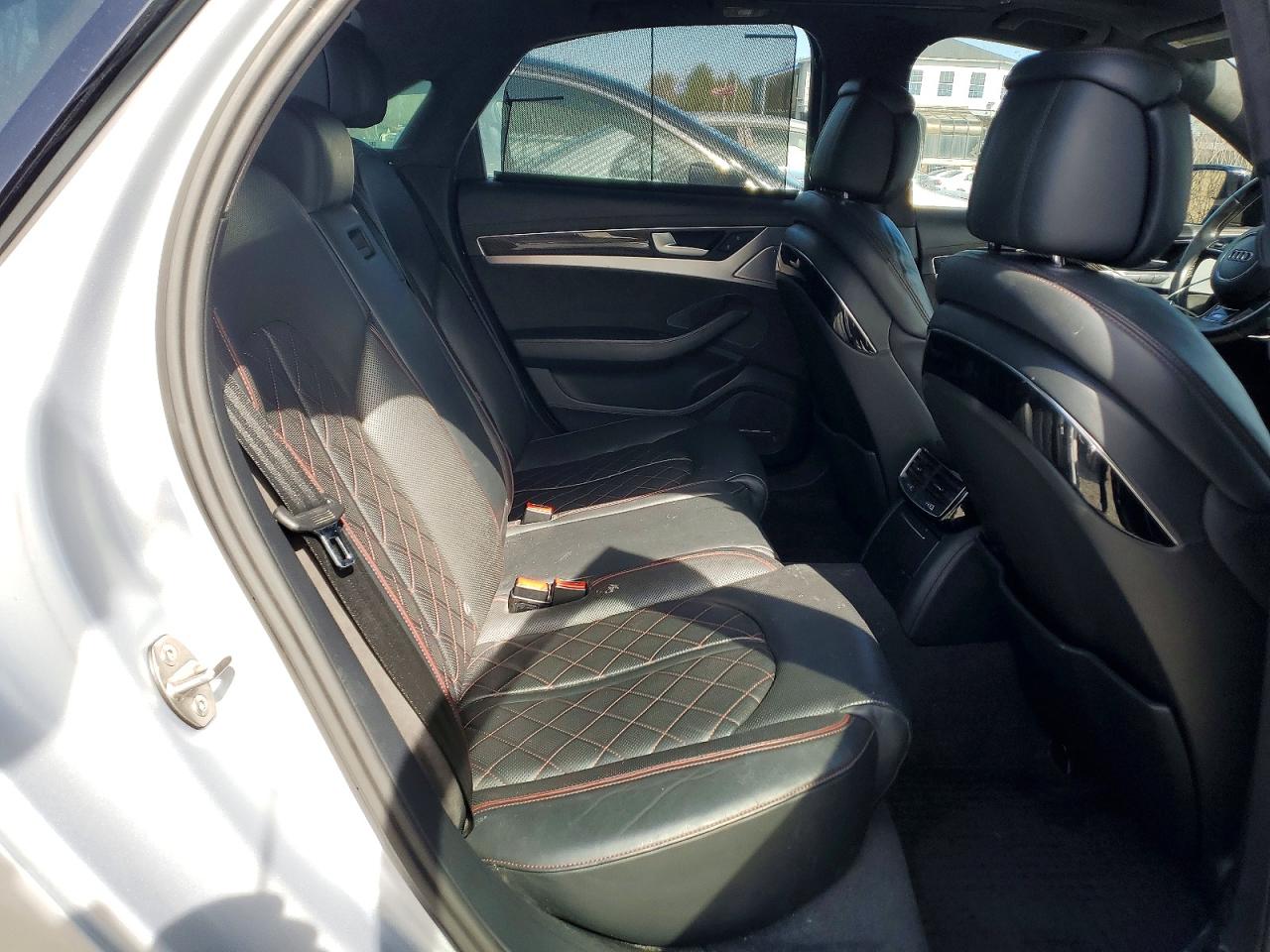 2017 AUDI S8 quattro Plus