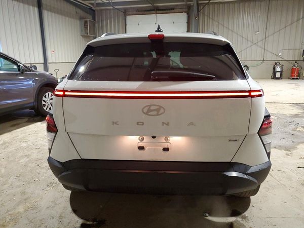 2024 HYUNDAI KONA SE