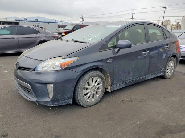 2012 TOYOTA PRIUS — DSFA — Front 3/4