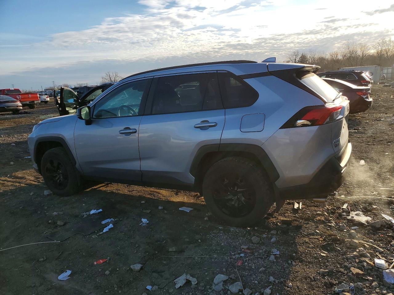 2020 TOYOTA RAV4 LE