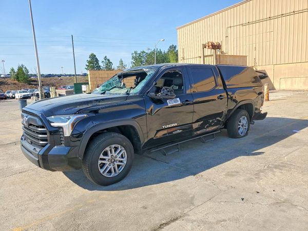 2025 TOYOTA TUNDRA SR5
