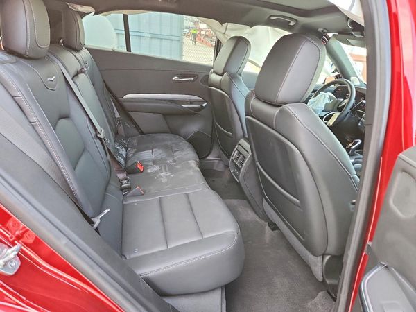 2024 CADILLAC XT4 Premium Luxury
