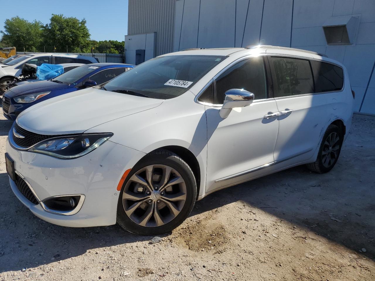 2017 CHRYSLER PACIFICA