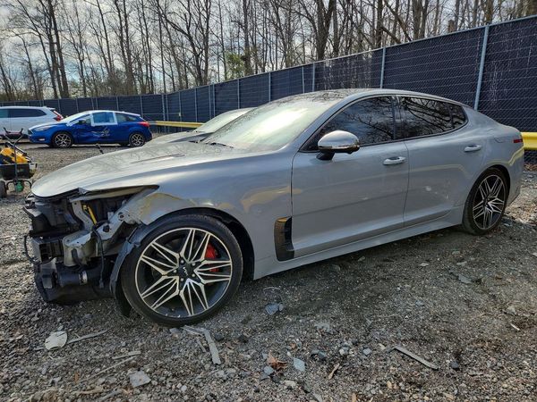 2023 KIA STINGER