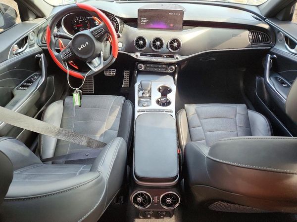 2023 KIA STINGER