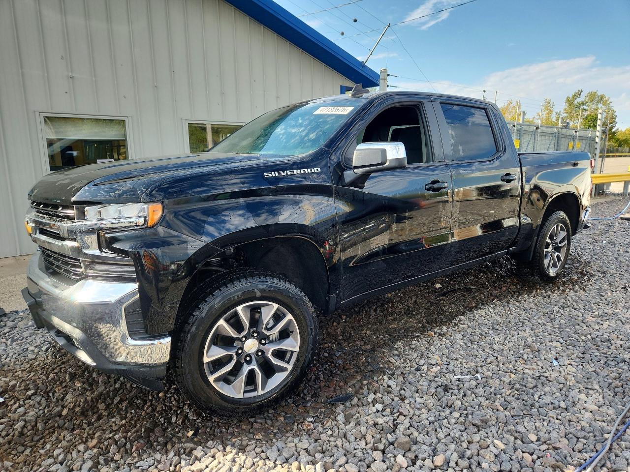 2021 CHEVROLET SILVERADO LT — Front 3/4