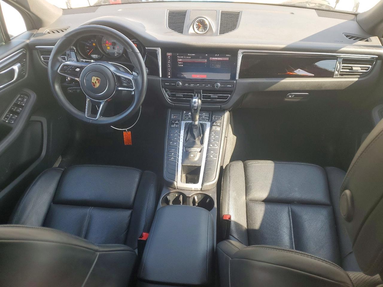 2021 PORSCHE MACAN