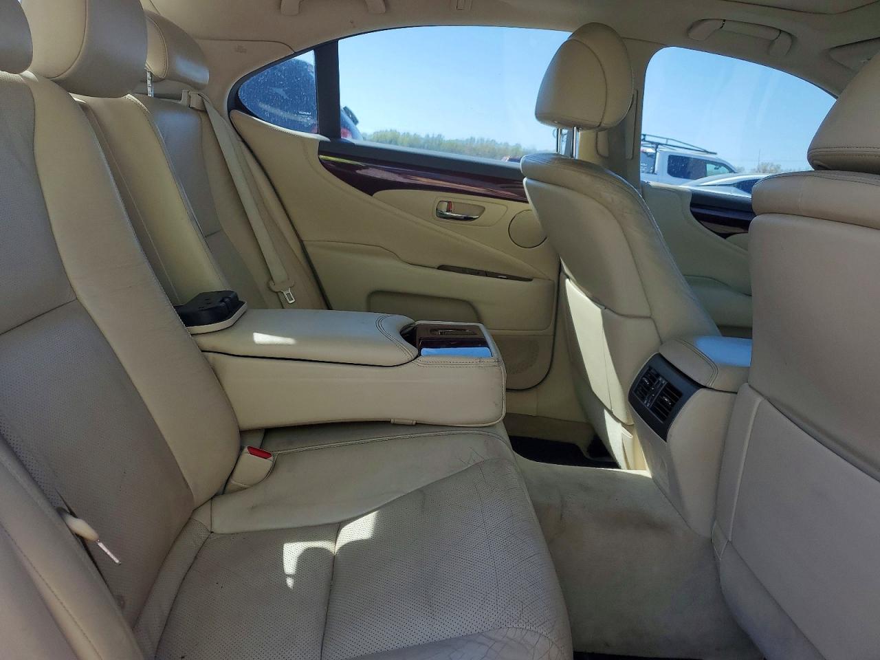 2011 LEXUS LS 460