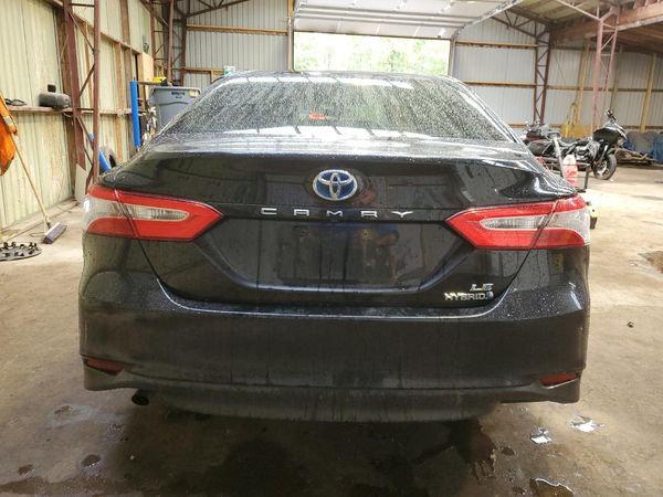 2018 TOYOTA CAMRY