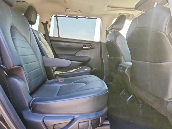 2020 TOYOTA HIGHLANDER XLE