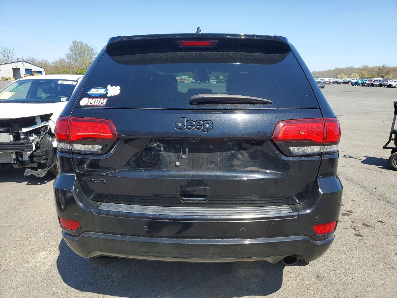 2018 JEEP GRAND CHEROKEE LAREDO 4X4