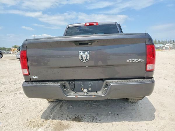 2017 RAM 1500 ST