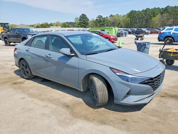 2022 HYUNDAI ELANTRA