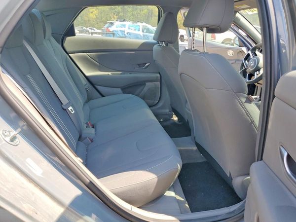 2022 HYUNDAI ELANTRA