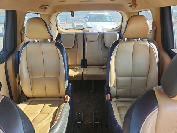 2016 KIA SEDONA EX - Middle level