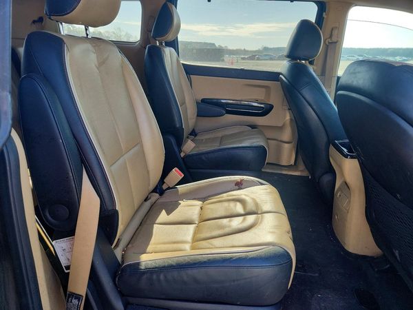 2016 KIA SEDONA EX - Middle level