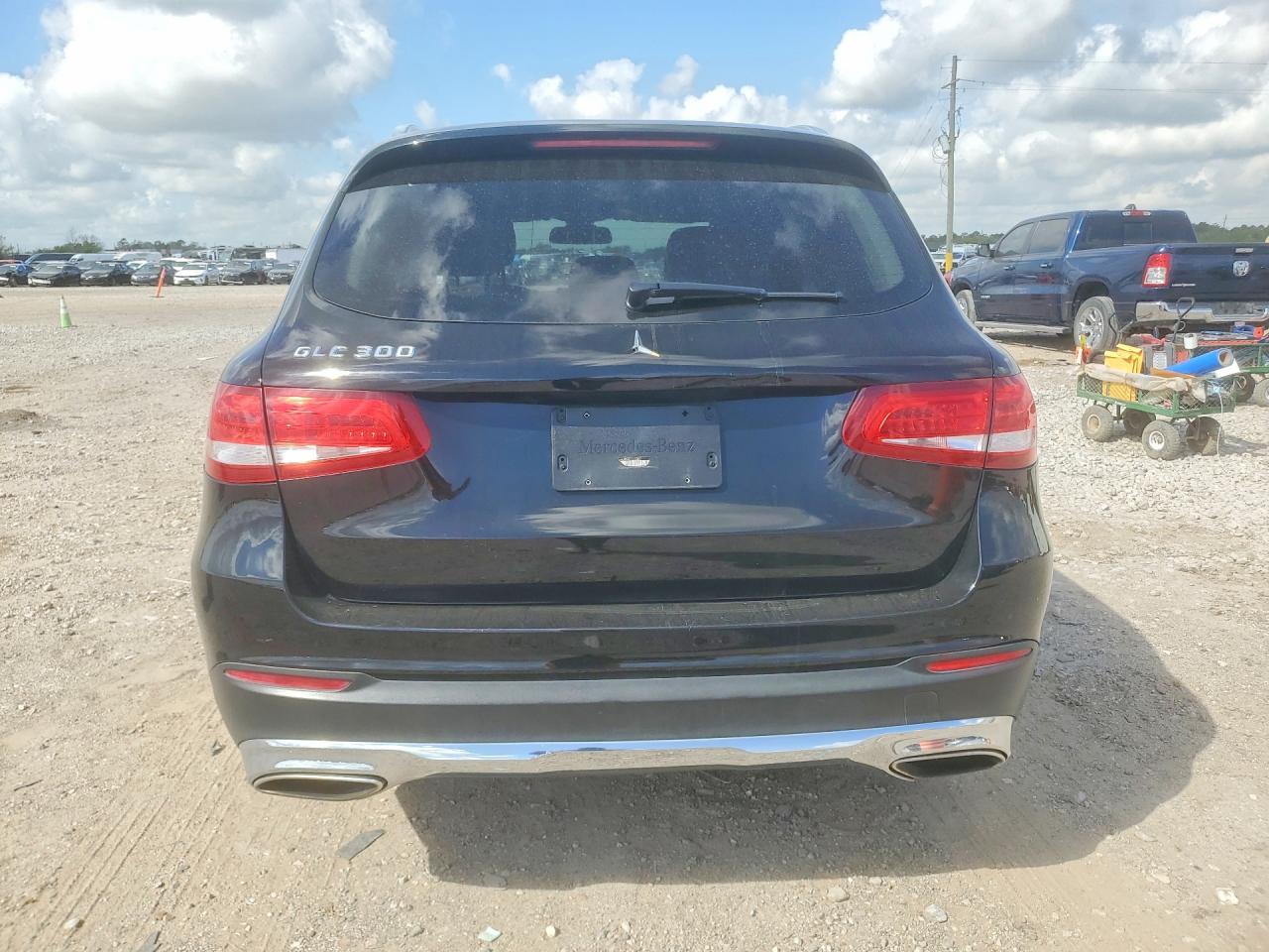 2016 MERCEDES-BENZ GLC GLC300