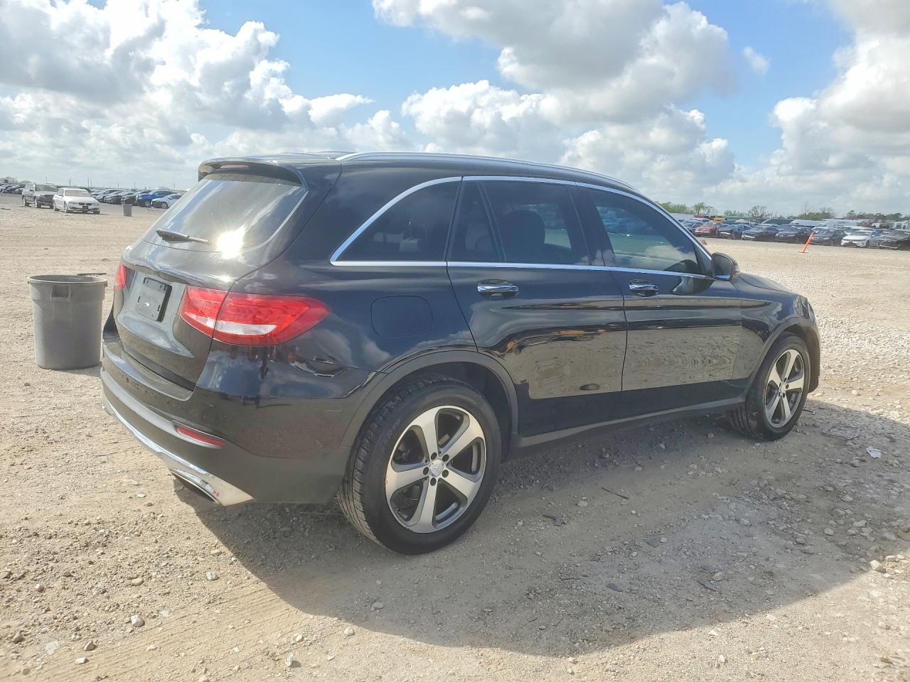 2016 MERCEDES-BENZ GLC GLC300