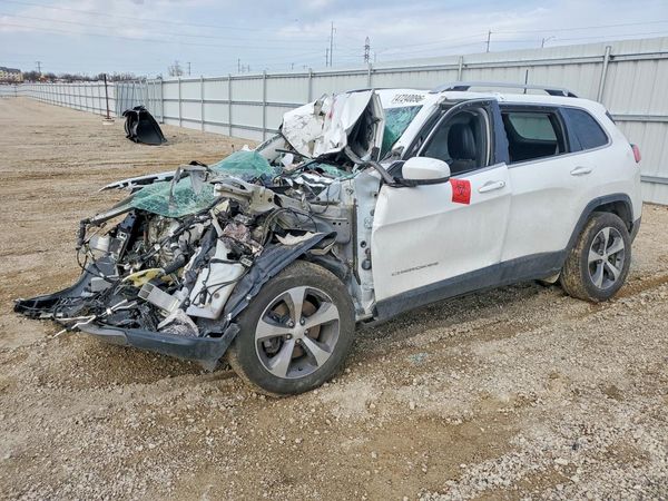 2019 JEEP CHEROKEE Limited — Front 3/4