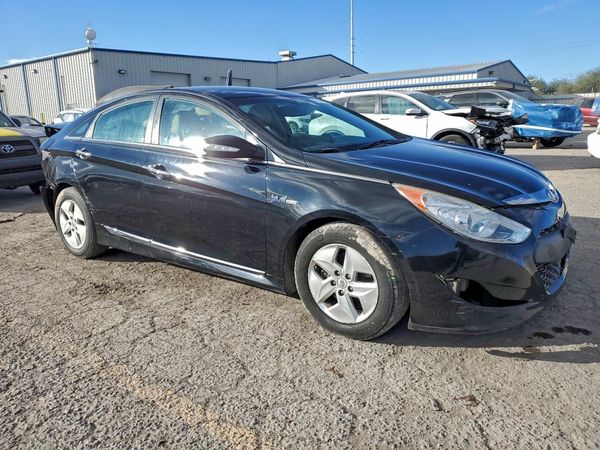 2012 HYUNDAI SONATA Middle level