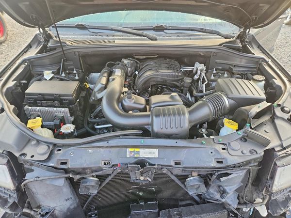 2014 JEEP GRAND CHER Summit — Engine bay