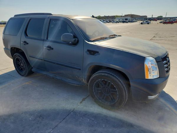 2013 CADILLAC ESCALADE Luxury