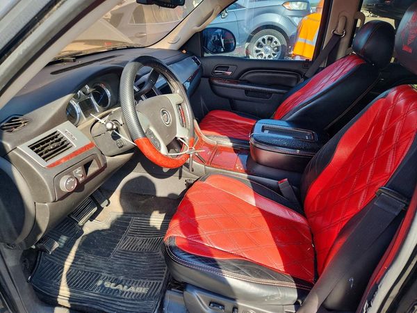 2013 CADILLAC ESCALADE Luxury