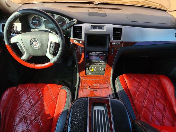 2013 CADILLAC ESCALADE Luxury