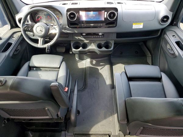 2025 MERCEDES-BENZ SPRINTER