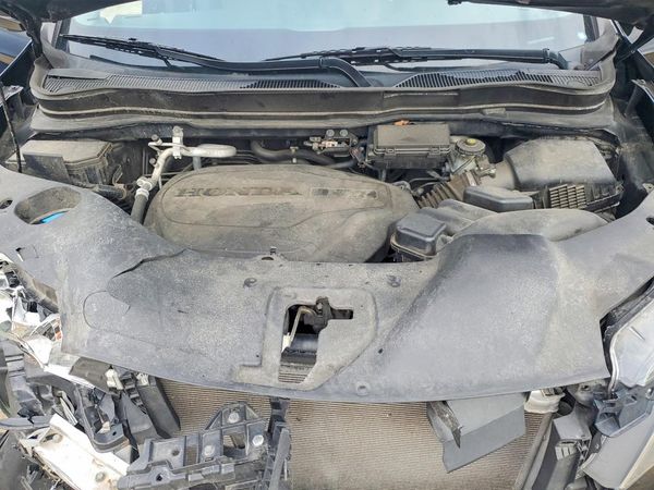 2021 HONDA PILOT EX-L — Engine bay