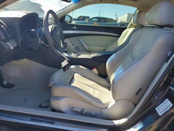 2015 INFINITI Q60 COUPE