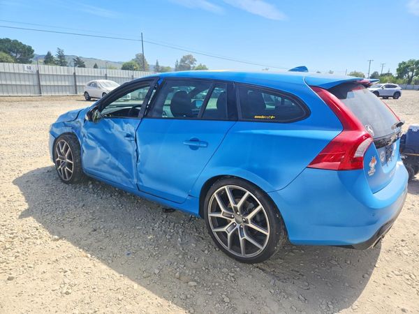 2015 VOLVO V60