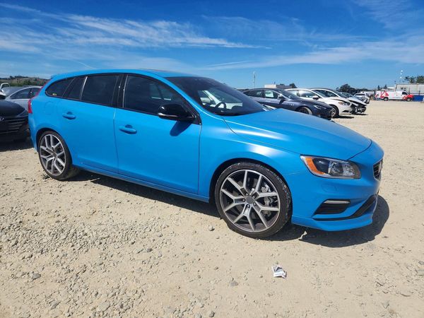 2015 VOLVO V60