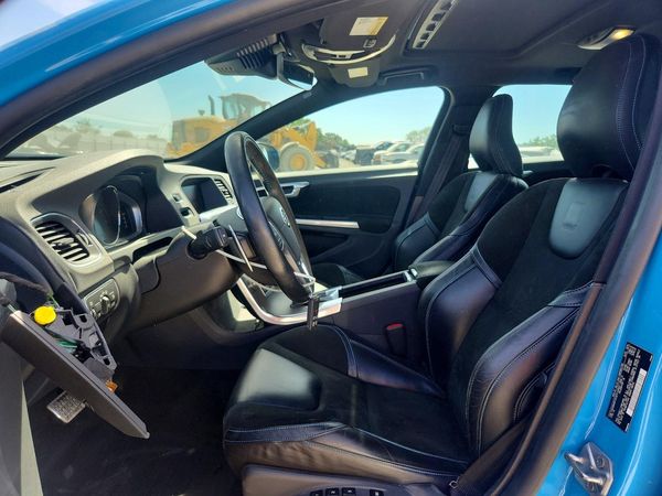 2015 VOLVO V60