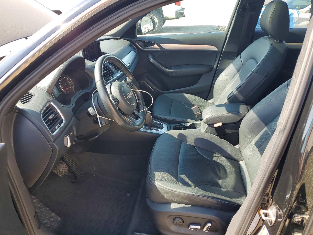 2016 AUDI Q3 quattro Prestige
