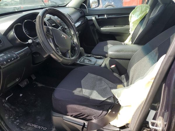 2013 KIA SORENTO Base / LX