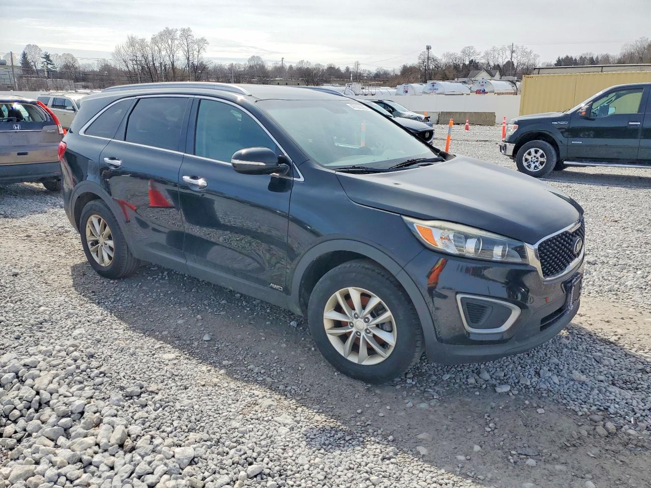 2017 KIA SORENTO L, LX